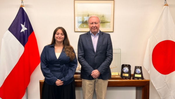 Estudiante de Ingeniería Comercial FAE Usach se reúne con Embajador de Chile en Japón durante intercambio estudiantil